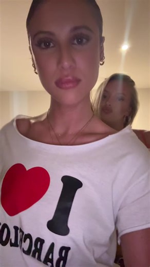 Videos de sarah (@sarahjackson_) con “CONFIDENCE HOODTRAP RMX - 9.”
