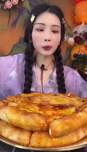 Mukbang Cheesy Pizza~!! #eatingshow #tiktokfoods #asmr #mukbang #cheesy #pizza #asmrmukbang #mukbang_delicious_food #foryoupageofficiall #fyp #fypシ #fypage #fyppppppppppppppppppppppp