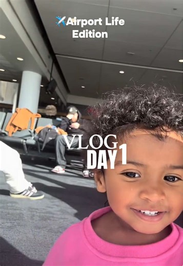 🎬VLOG | Day 1: Airport Edition con Amor & the girls — Let’s start off the year with a small vlog on behalf of my baby neice! 🗣️It’s true what they say, if they watch you doing something you LOVE, eventually they’ll grasp the ropes & she literally grasped the camera with no hesitation 🎥🎞️ #Vlog #Mexico #Lens #KarenGarcia #AirportLife