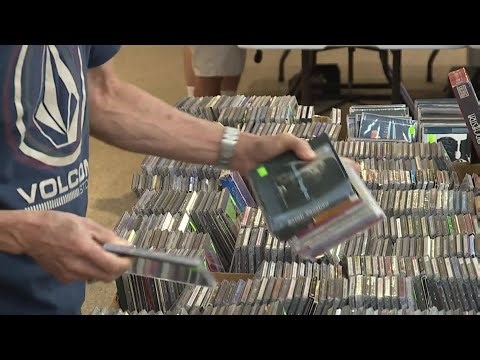 Find your next listen, read at the Friends of the Library of Hawaiʻi's Music & Book Sale