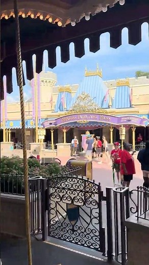 🎠 Disney World Carousel Ride | Fantasyland Magic Kingdom Short