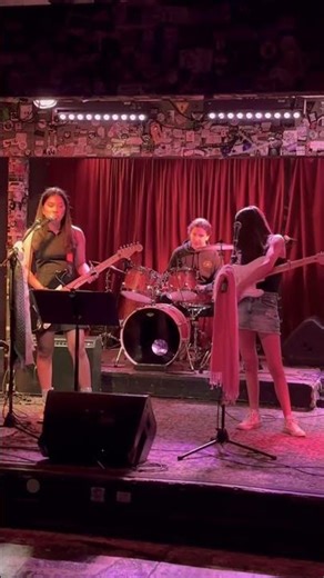 🎸 Her Guitar Almost Fell Off Mid-Song…