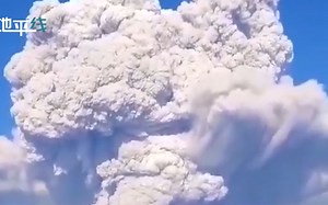 现场！印尼巨大火山喷发 巨大浓烟遮天蔽日高达5000米！