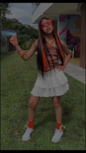 Nela y las Chicas Idol: ¡La Nueva Sensación!