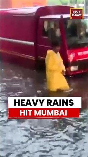 Heavy Rains Lash Mumbai, Waterlogging Hits Roads And Slows Traffic #mumbai #mumbairains