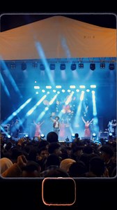 ¡Qué noche tan hermosa vivimos en La Libertad! Celebramos el aniversario de Radio La Chismosa y rendimos homenaje a la Virgencita del Cisne y a la Virgencita de la Dolorosa. Cantar rodeado de un público tan entregado, con mi familia y amigos a mi lado, fue una bendición. Gracias por hacer espacio en sus vidas para estar allí, por aplaudir, cantar y emocionarse conmigo. Me voy feliz, con el corazón lleno y agradecido con Dios por permitirme vivir noches así. | Euler Caicedo