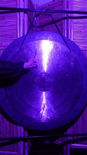 Deep Gong Vibrations #gong #gongbath #percussion #soundhealing #shorts