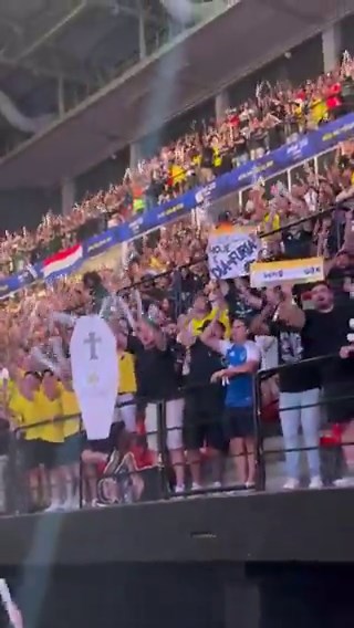 We love you too Brazil 😘