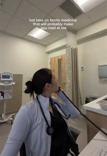 ➡️ If family medicine disappeared tomorrow, the entire healthcare system would collapse within weeks ➡️ The idea that family medicine isn’t procedural is one of the biggest misconceptions in medicine ➡️ Continuity of care is a medical intervention ➡️ Family medicine requires more intellectual humility than most specialties ➡️ Family medicine isn’t a “referral machine”, it’s a triage system for the entire healthcare system #hottake #familymedicine #fyp