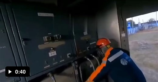 Electrician accidentaly summons a hellgate while rapairing a transformer - Video