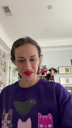 Incredible Singer Performs High Notes with Ease