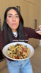 20K views · 80 reactions | Tuscan One Pan Pasta is the perfect EASY weeknight dinner... and who doesn't love pasta?!?!  it's flavorful, creamy without the dairy, high in fiber and protein, & nutrient dense. recipe to come in the comments! #healthyrecipes #healthylifestyle #weightlossjourney #veganrecipes | HealthyGirl Kitchen | Facebook