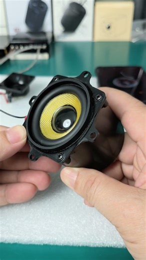 Harman Kardon mini subwoofer box