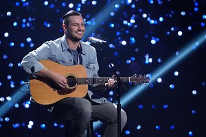 'American Idol' Winner Chayce Beckham Surprises Kids in His Hometown