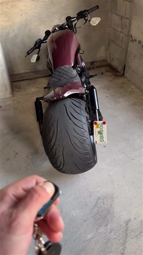 ASMR air suspension #customharleydavidson #harleydavidsonmotorcycles #harleydavidsonstory #harleydavidsonlifestyle #harleydavidson