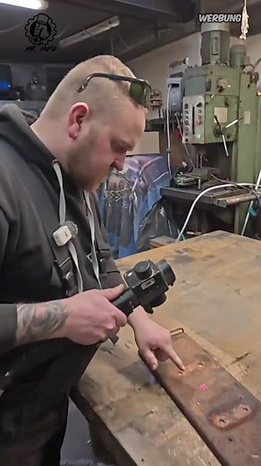 Teil 3 Laser statt Schleifen 🔥 Lack & Rost verschwinden in Sekunden – Profi-Laserreinigung an 844 Teilen. Sauber. Präzise. Faszinierend. Das vollständige Video auf meinem YouTube-Kanal Mr.Moto! #laserreinigung #rostweg #lackentfernung #satisfying #cleaningtok #technik #handwerk #beforeafter #industrialcleaning #mrMoto