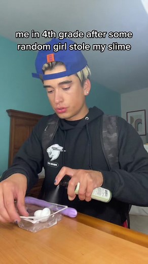 Pov: youre a customer in line to buy slime at recess and witness a huge fight go down and dont know what to do 😳😨 #fyp #foryou #foryoupage #4u