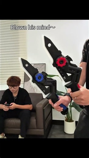 Oh,My God！Transforming Sword Axe ⚔️🪓#lightsaber #axe #starwars #cosplayers #shorts #shopping #amazon