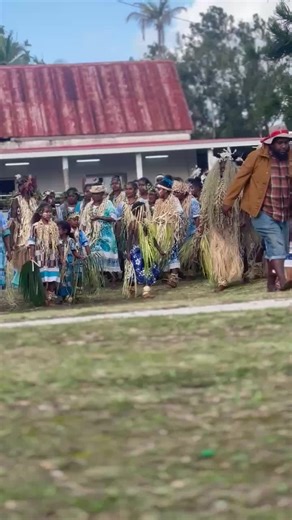 Svnr d’une première fois pr l’anniversaire du fils du grand chef de guahma ❤️🖤 Mama @TAkG HPAD0KU N0RD🪓🇳🇬 #nengone_island🌴 #cejour #guahma✊🏾🔥🇵🇪