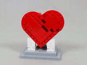 LEGO MOC-169562 Beating Heart (Creator 2024)