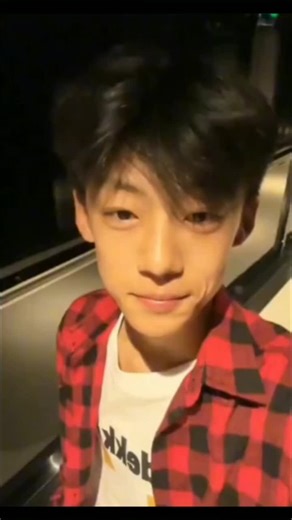 吸吸 文案#专位🖇🐽 @Aiden沈秋益🤍 @mikiandbrayden #流量 #推荐 #pls #小妍专属标签😭❤️ #推荐通知我谢谢 #官方大大我想要播放量破w