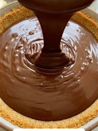 No-Bake German Chocolate Pie 👇 LINK IN BIO FOR MORE RECIPES! 🔗 If you enjoyed this video 🍰, double tap! ❤️ Join me for mouth-watering recipes and cooking hacks. Follow for daily food inspo! 👨‍🍳#cake #cheesecake #Recipe #yammi