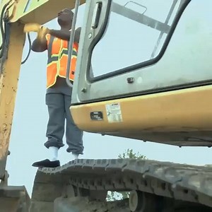 132K views · 222 reactions | When it's your first time being a construction worker | Pops The Father | Facebook
