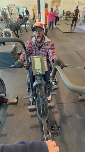 He said “let’s try it.” So we did. Trying new things and getting stronger every day 💪 One machine at a time! @hopemotivates #nevergiveup #supportourveterans #caregiver #Dustin #fyp