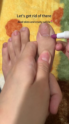 Hydrating Cuticle Care with 2-in-1 Nail Magic