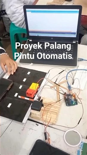 Proyek palang pintu otomatis berbasis Arduino