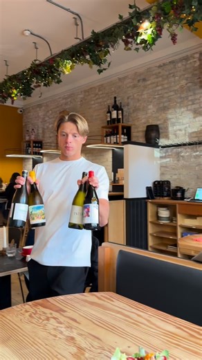 ✨ NEW WINES ✨ Trying out a fresh little lineup and each one brings something totally different to the table… Te Quiero – A bright, fruity white that’s all about easy sipping. Think soft citrus, a touch of florals, and that super refreshing “pour me another glass” energy. Cuatro Rayas Verdejo – Crisp, zesty, and a little herbal — the kind of white that instantly wakes up your palate. Classic Verdejo vibes and perfect for anything light, fresh, or seafood-y. Entero Macabeo – Smooth and mellow with