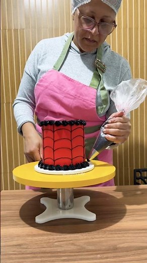 Come with me to decorate a Spider-Man cake! #confectionery #cake #shortsyoutube #shortsfeed #shor...