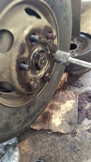 hub nut removal || ISUZU FORWARD