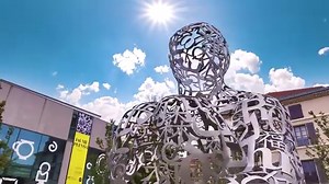 [𝐅𝐈𝐋𝐌 𝐃𝐄 𝐋'𝐀𝐍𝐍𝐄́𝐄] 🎥 Une année de métamorphose à Valence en 3’30 ? C’est le défi relevé par le film de l’année. Un grand merci au collectif Sorry Graffiti et à tous les Valentinois qui rendent cette métamorphose possible ! 🙏🙏🙏 𝑆𝑢𝑟 𝑢𝑛𝑒 𝑖𝑑𝑒́𝑒 𝑑𝑒 𝑙𝑎 𝑑𝑖𝑟𝑒𝑐𝑡𝑖𝑜𝑛 𝑑𝑒 𝑙𝑎 𝑐𝑜𝑚𝑚𝑢𝑛𝑖𝑐𝑎𝑡𝑖𝑜𝑛 𝑑𝑒 𝑙𝑎 𝑉𝑖𝑙𝑙𝑒 𝑑𝑒 𝑉𝑎𝑙𝑒𝑛𝑐𝑒. 𝗥𝗲́𝗮𝗹𝗶𝘀𝗮𝘁𝗶𝗼𝗻 : Valcom | 𝗠𝗶𝘅𝗮𝗴𝗲 𝗽𝗼𝘀𝘁 𝗽𝗿𝗼𝗱𝘂𝗰𝘁𝗶𝗼𝗻 : 𝗖𝗲́𝗱𝗿𝗶𝗰 𝗖𝗼𝗻𝗰𝗮 Podcast Média | Vill