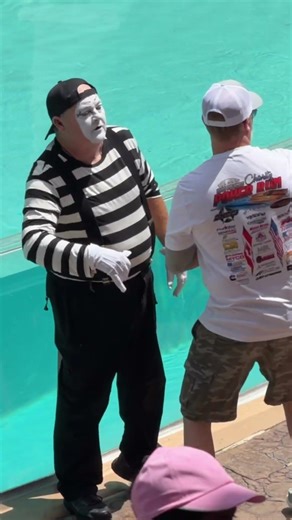 Tom understood the assignment perfectly 😂 mime SeaWorld #seaworldmime #funny #shorts