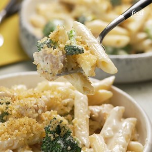 One-Pot Chicken and Broccoli Alfredo means you don’t even have to wait for the water to boil 🤗 Get the recipe: https://foodtv.com/3WRaRxR | Food Network