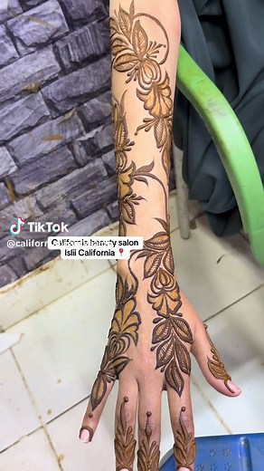 California Beauty Salon: Expert Makeup Services