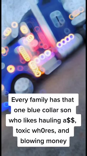 It may be me 😅🫣 #CapCut #kw #foryoupage #foryou #largecar #peterbilt #caterpillar #w900 #detriotdiesel #10lugthug #trending #cdllife #livingthedream #leftlanegang #fyp #chickenlightsandchrome #kenworth #flatbedder