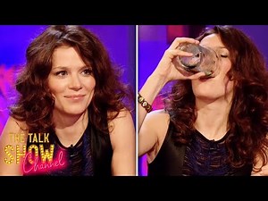 Anna Friel & Jonathan Ross Try Her Special Green Juice | Friday Night With Jonathan Ross