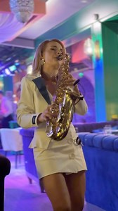 Daca pleci, vreau sa vin cu tine Daca pleci, ia-ma si pe mine Daca pleci.... #fatacusaxofonul #loredanasax #dacapleci #catalincrisan #saxophone #saxofonista #saxofon #live #livemusic #mandaloun #bucuresti #romania ❤️🎷🌹 | Fata cu saxofonul Loredana Sax