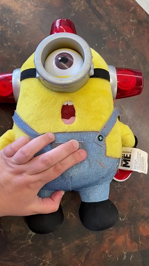 Despicable Me Minion Bee-Do Alarm Plush Demo