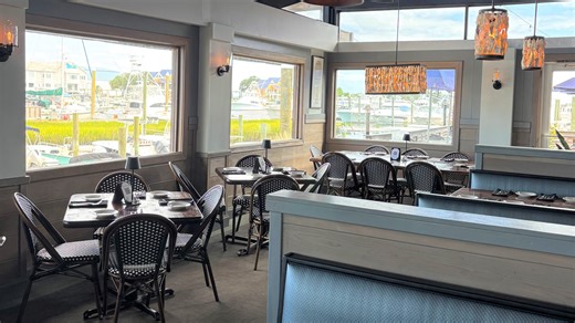 What restaurants are open on Thanksgiving in the Wilmington area?