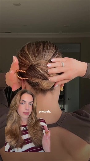 Tutorial French pin tutorial you NEED 👀 ✨❣️ Tutorial by @Nichole Ciotti #frenchpin #hairtok #hairhack #hairtutorial #fyp French pin tutorial, green screen, effortless hairstyle, hair hacks, heatless updo