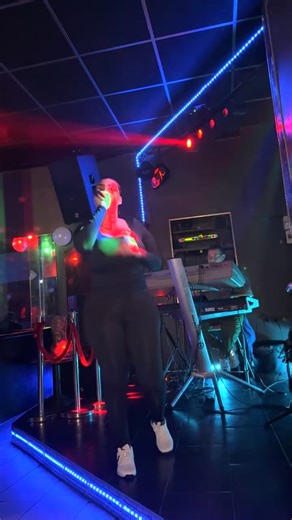 Cabaret le faucon 🎉 (@cabaret.le.faucon)’s videos with son original - Cabaret le faucon 🎉