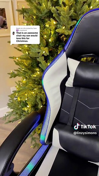 Replying to @Life styled by Sam💟 The timing couldn’t be better… this gaming chair just dropped into the Black Friday flash sale 👀🔥 If your teen wants one big gift this year — this is it. The lights, the recline, the massage pillow… trust me, they’ll freak out. Tap the cart before the sale ends! 🎄🎮 #gam#gamingchaire#teengiftideasr#christmasgifts2025k#tiktokshopblackfridayktokshopholidayhaul