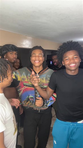 Ion think they fwi😂 @mod♠️ @Desean Logan-Russell🫢🫱🏾 @damestakzz @The barber #fyp #dance #makemeviral #trending #Jski🌟