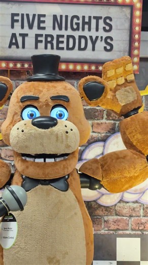 🎮🐻 THE FNAF NIGHTMARE IS REAL! Freddy Fazbear Spirit Halloween 2026 | 4K #Shorts