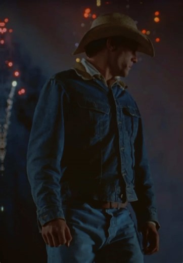 I’m coming to the mountain. #BrokebackMountain #HeatedRivalry #ImComingToTheCottage