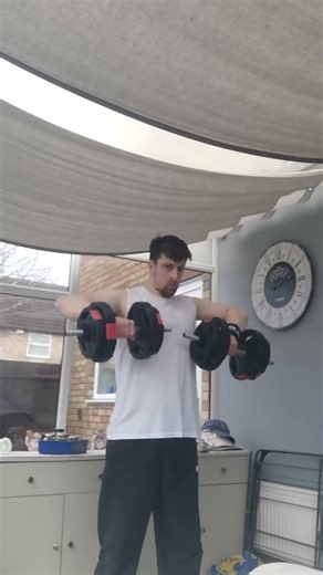 dumbell 7.5kg upright row. workout #fitness #workout #squats #armworkout #fit #workouttime #strong