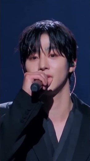 Ahn Hyo seop plays himself Jinu's Lament at MAMA 2025